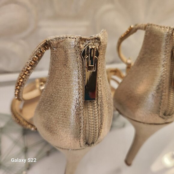New JESSICA SIMPSON Sidra Strappy Sandal in Champagne. Size: various - Picture 7 of 10